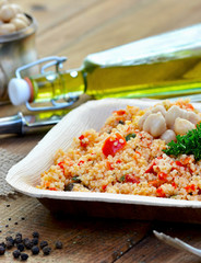 Couscous - Salat / Taboulé mit Tomaten und Olivenöl, Kichererbsen / Rustikal