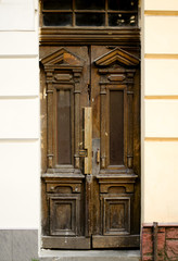 Obraz na płótnie Canvas The old vintage wooden doors