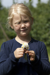 Maedchen, spielen, Straeusschen