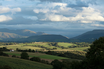 collines et ciels du pays basque