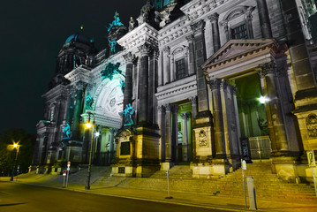 Berliner Dom at night © alectod