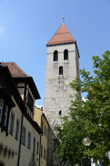 Fototapeta na wymiar Stiftskirche in Regensburg