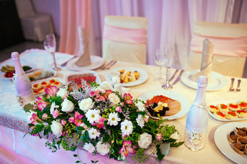 Wedding table decorations in restaurant.