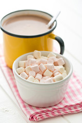 mini marshmallows and cocoa drink