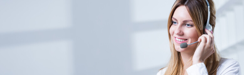 Telemarketing headset woman