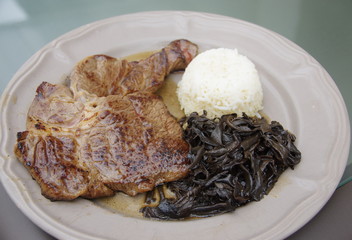 basse cote de bœuf sauce au poivre