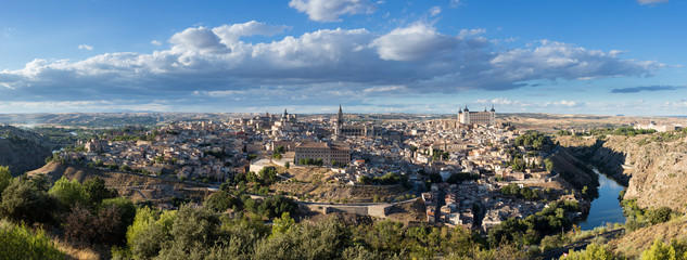 Fototapeta na wymiar Panoramic view of Toledo city in Spain