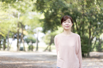 ミドルの女性