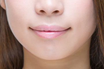若い女性の口元・クローズアップ