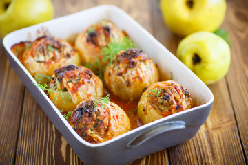 quince stuffed with meat