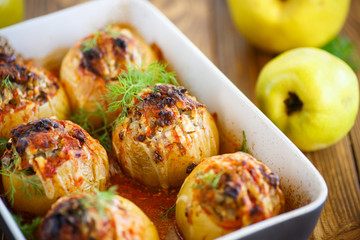 quince stuffed with meat