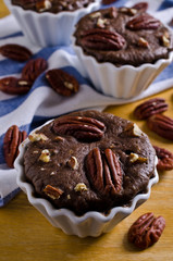 Cupcake chocolate with nuts