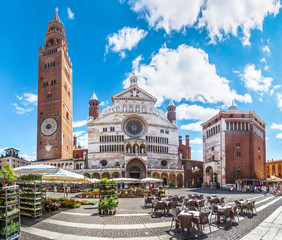 Cathedral of Cremona with market square, Lombardy, Italy - obrazy, fototapety, plakaty