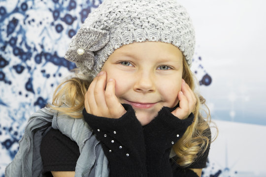 Zimowa modna dziewczynka