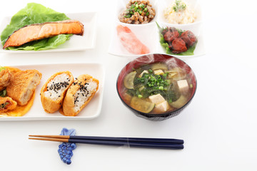 おいしそうな和風定食