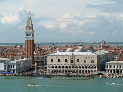 Venise, le palais des Doges et le campanile de Saint-Marc, Italie