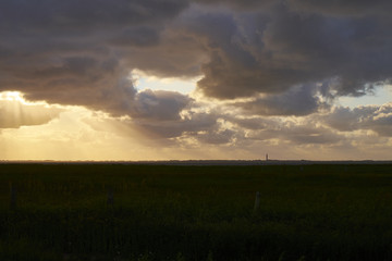 Obraz premium Lichtstimmung über dem Niedersächsischen Wattenmeer, Niedersac
