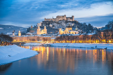 Obraz premium Historic city of Salzburg in winter at dusk, Austria