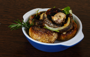 Baked champignons