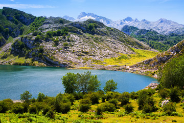 Naklejka na ściany i meble lake Enol in summer. Asturias