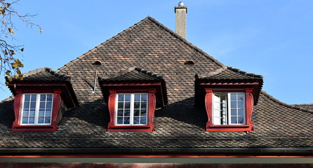 vieux bâti....fenêtres et toiture