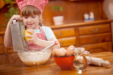 little funny girl planers lemons in the kitchen