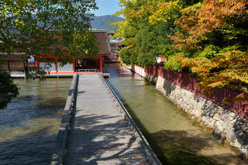 秋の厳島神社