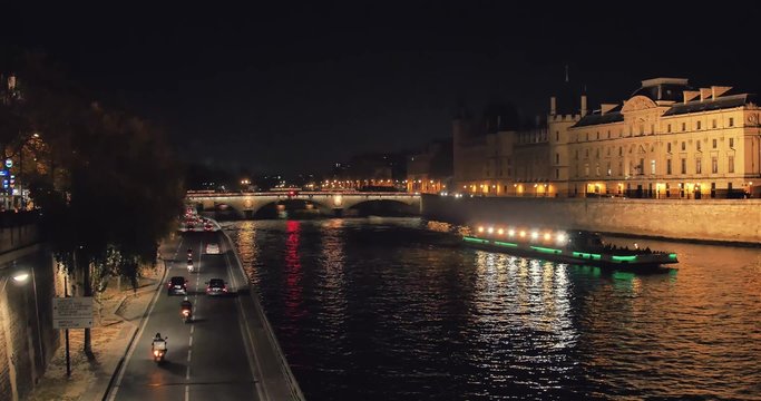 Paris, Conciergerie, nuit, bateau mouche 4K