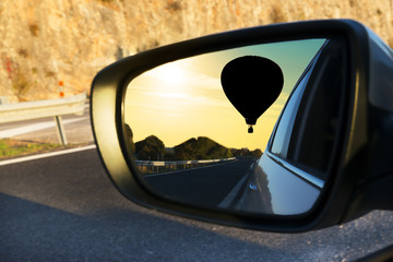 Fototapeta premium chased by a hot air balloon