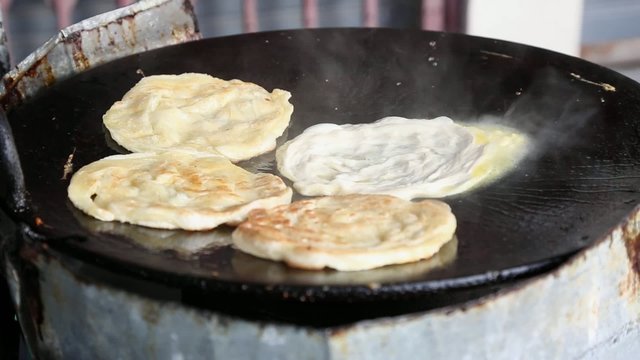 in the market have the Roti fried for sale