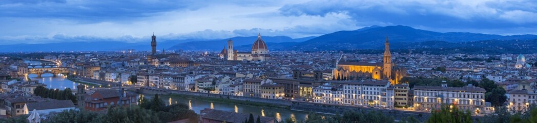 Fototapeta na wymiar wide panorama of twilight above Florence in Italy