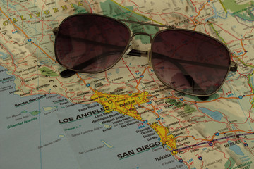Obraz premium Closeup of a map showing Los Angeles and San Diego in California