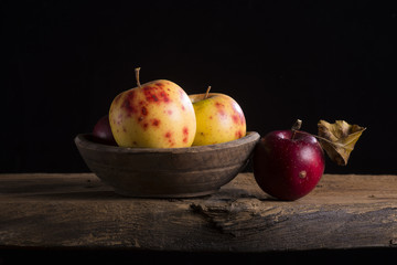 Apples in wooden bowl