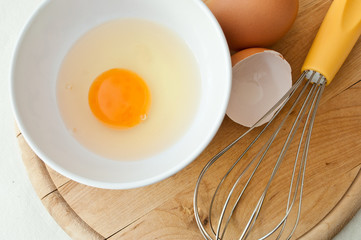 oeufs et fouet