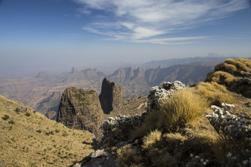 Obraz premium View of the mountains, cliffs and valleys of Simien Mountains