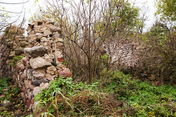 Obraz premium the ruins of an old building 