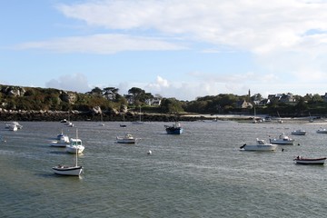 Obraz premium la côte rocheuse à Portsall,bretagne,finistère