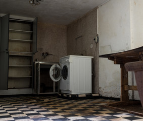 Dreckiges verlassenes Haus