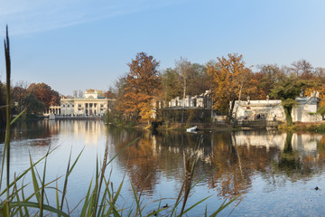 Fototapeta na wymiar Royal Palace on the Water in the Lazienki Park, Warsaw