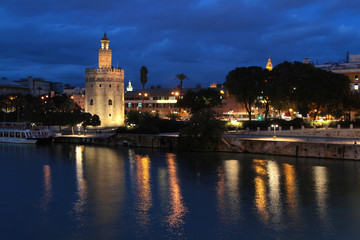 Fototapeta na wymiar Torre de Oro à Séville