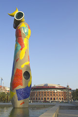 The statue Woman Bird, Joan Miro. Barcelona - 94866002