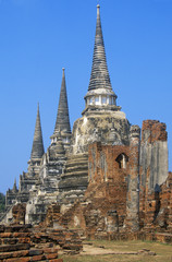Fototapeta premium Wat Chang Lom Ancient Buddhist Temple at Sri Satchanaiai Historical Park, Thailand