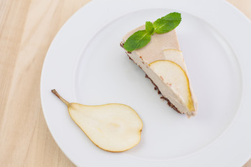 RAW pear cheescake