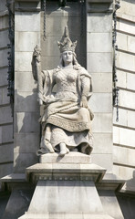 Obraz premium Statue of Queen Isabella, a supporter of Christopher Columbus, Barcelona, Spain
