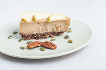 RAW pear cheescake