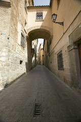 Fototapeta na wymiar Narrow walkways of historic Toledo, Spain