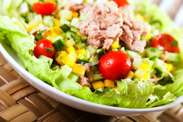 Salad with tuna