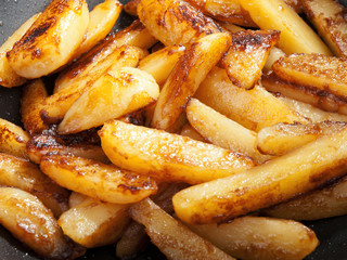 Fried potatos with sugar