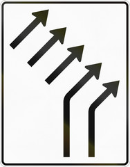Information sign about lanes in Germany - Merging of multiple lanes © jojoo64