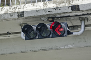 The red light traffic light.